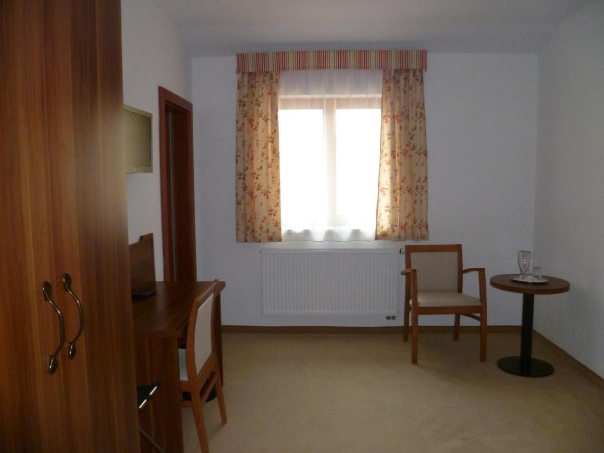 Hostinec U Hubálků Kostelec nad Orlicí Esterno foto