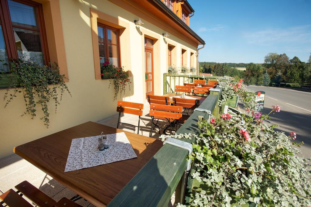Hostinec U Hubálků Kostelec nad Orlicí Esterno foto
