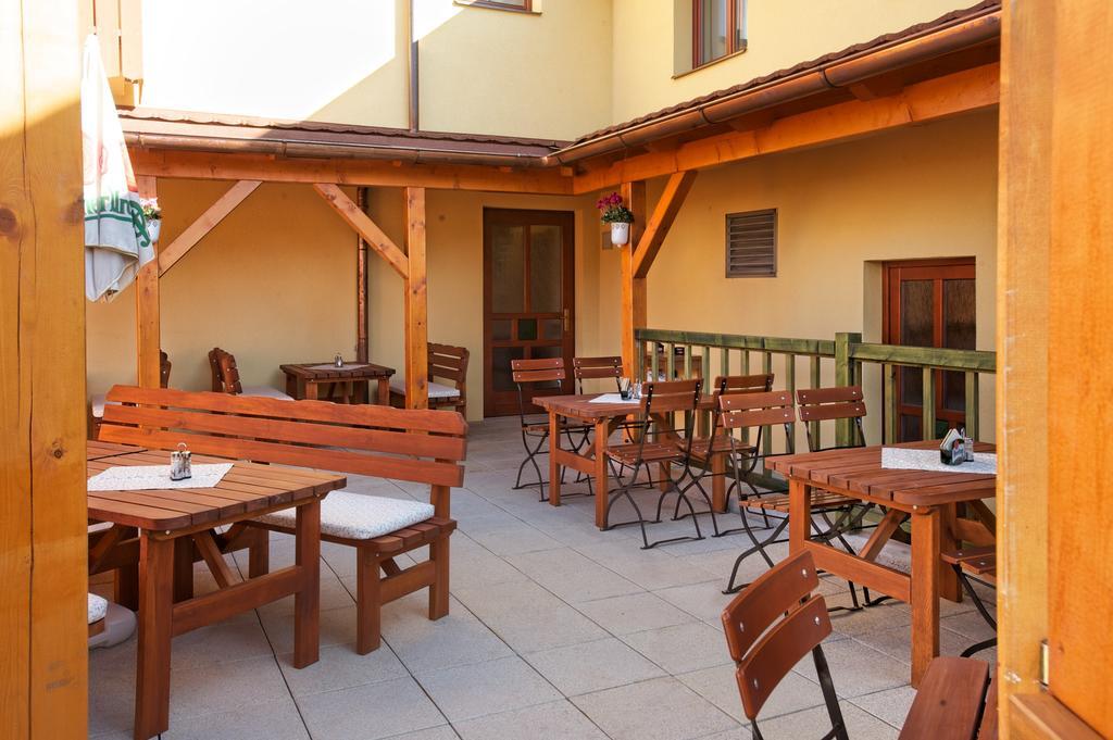 Hostinec U Hubálků Kostelec nad Orlicí Esterno foto