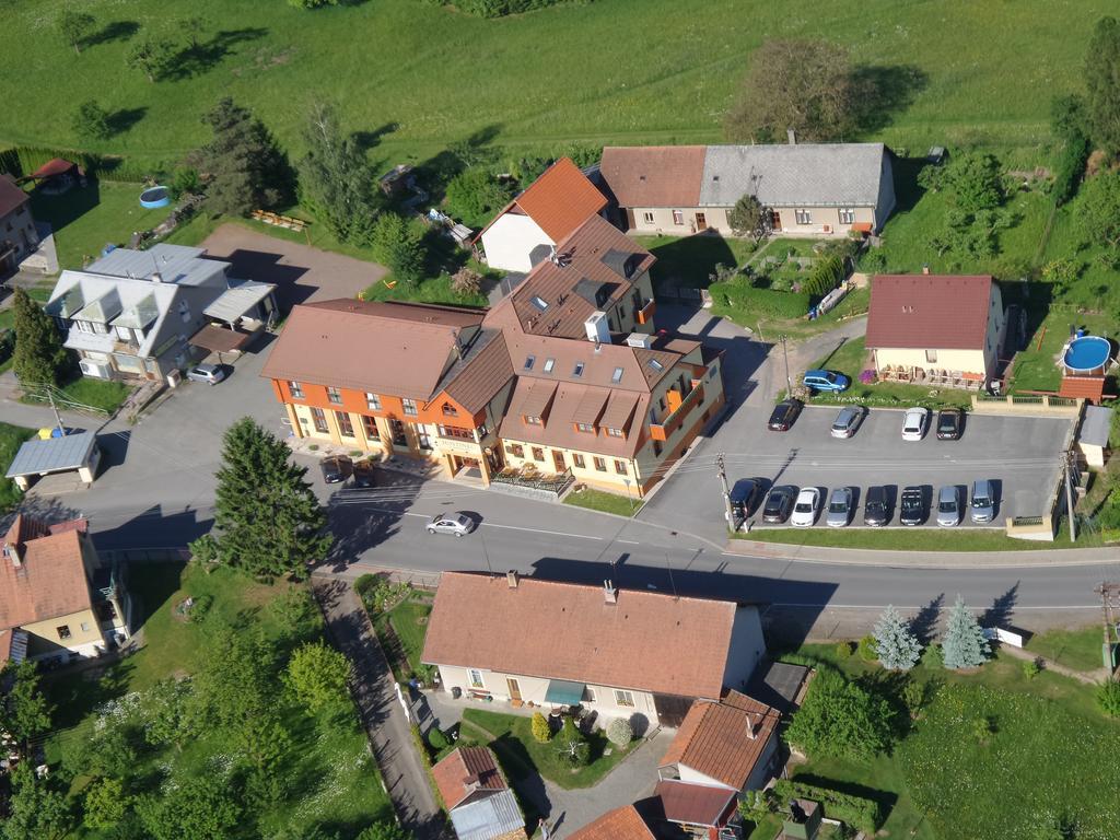 Hostinec U Hubálků Kostelec nad Orlicí Esterno foto